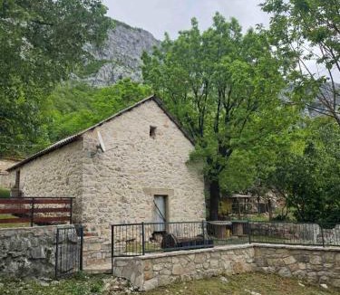 Niksic Cabin | Ranch below Ostrog