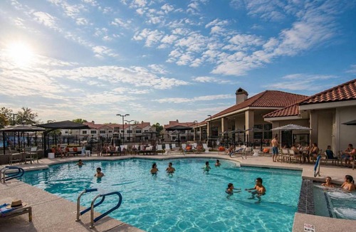 North Scottsdale Apartment | Rare King Bed Hot Tub Pool Golf Pickleball Parking