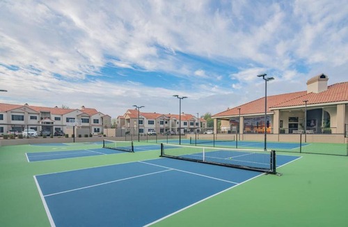North Scottsdale Apartment | Rare King Bed Hot Tub Pool Golf Pickleball Parking