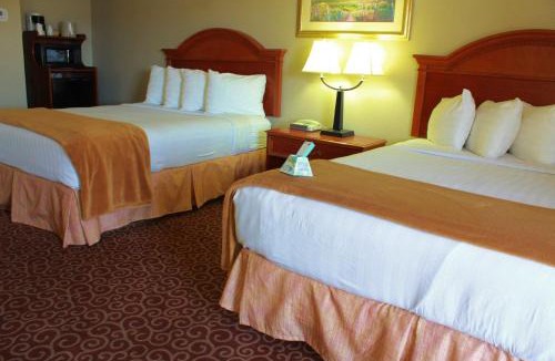 Montrose Hotel | Red Arrow Inn & Suites, a Travelodge by Wyndham