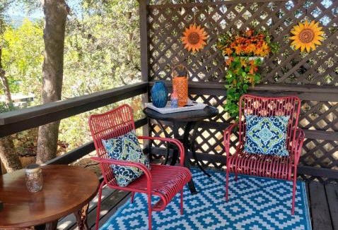 Oakhurst Apartment | Red Barn Haven-Your romantic getaway to Yosemite
