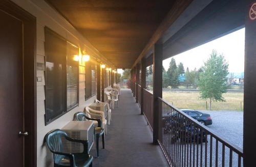 Ennis Hotel | Red Bear Inn
