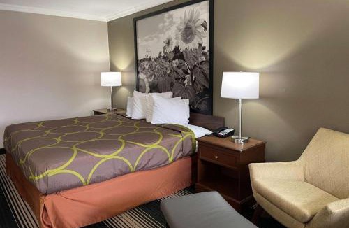Junction City Hotel | Red Lion Inn & Suites Junction City