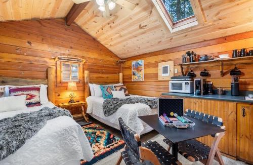 Rapid City House | Red Rock Cabin- Black Hills Retreat