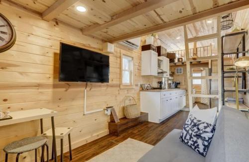 Colorado Springs House | Red Rock Roost Posh Studio near Hiking Trails