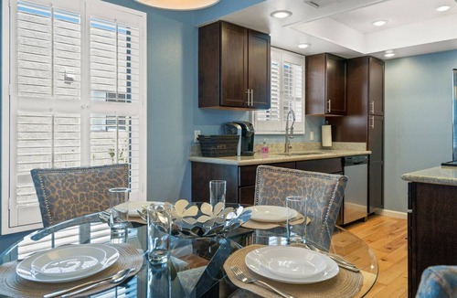 Oak Creek Condo | Red Rock Summer Escape in Sedona | Hang by the Pool & Hot Tub | Grill, Pickleball,Trails & Golf