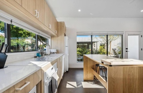 Camelback East Apartment | Refreshing 2-bedroom Apartment - 80 Walkscore!