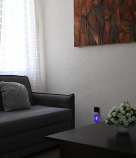 Uruapan House | Refugio La Quinta - Hogar colindando al Parque