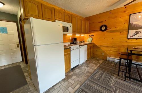 Granby Apartment | Relax, Adventure, Views, Amenities+Memories (Full)