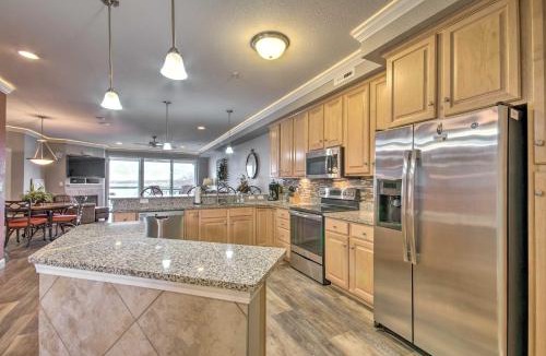 Osage Beach House | Relax by Pools: Top-Floor Lands End Corner Unit