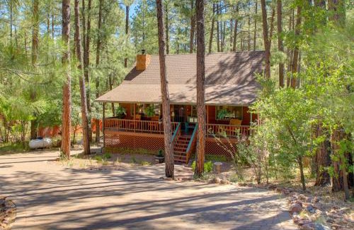 Pine House | Relax Fireside + Play Games! Hiker’s Haven in Pine