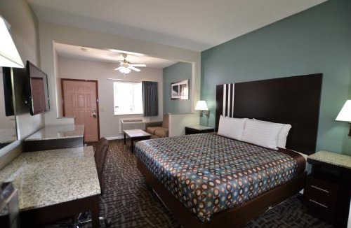 Omaha Hotel | Relax Inn Motel and Suites Omaha