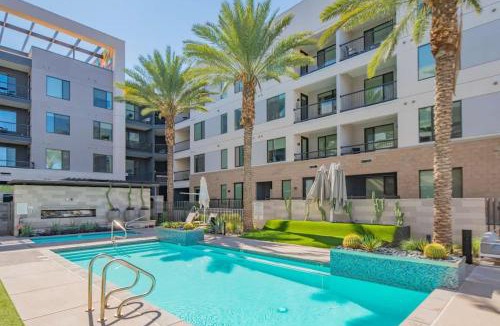 Tempe Apartment | Relaxing 1BD - Pool, Gym, Parking, W-D - Sleeps 4