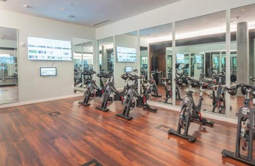 Tempe Apartment | Relaxing 1BD - Pool, Gym, Parking, W-D - Sleeps 4
