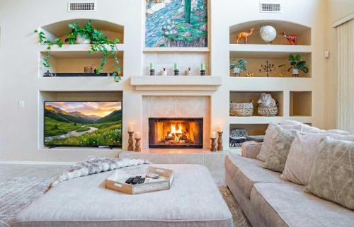 Fox Crossing House | Relaxing 4BR House with Pool Near Golf Club & Lake