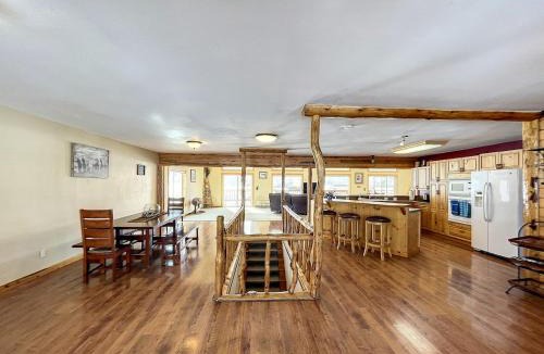 Dayton House | Relaxing Mountain view, 5 bdr sleeps 11, 4400 sqft