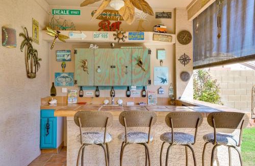 Paradise Valley Village House | Relaxing Phoenix Home - Outdoor Entertainment Area