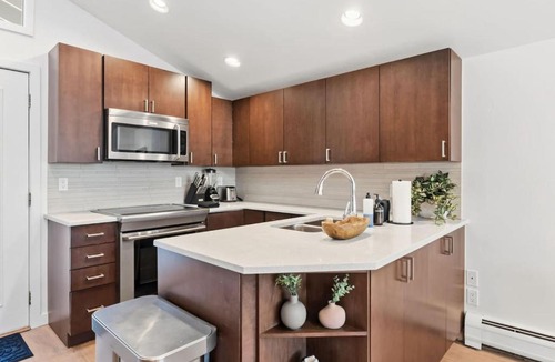 Vail House | Remodeled 2BR Condo Walk to Lionshead Village