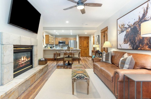 Edwards Condo | Remodeled Pinecone Lodge 2BR with A/C, Pool, Hot Tub, in Arrowhead Village