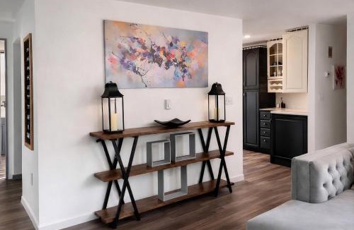 North City House | Remodeled, Spacious, Modern Retreat 5 BR, 3BA, 2KIT