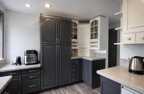 North City House | Remodeled, Spacious, Modern Retreat 5 BR, 3BA, 2KIT