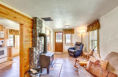 Custer House | Remote Custer Cabin w/Fire Pit & Near State Park!