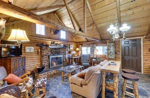 Klamath County House | Remote Escape: Klamath Falls Cabin By Lake & Hikes