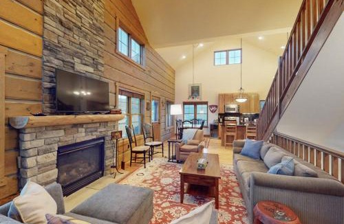 Rendezvous House | Rendezvous Royalty