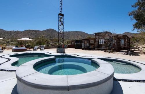 Joshua Tree Highlands House | Renovated Lodge - Room 2 with pool access