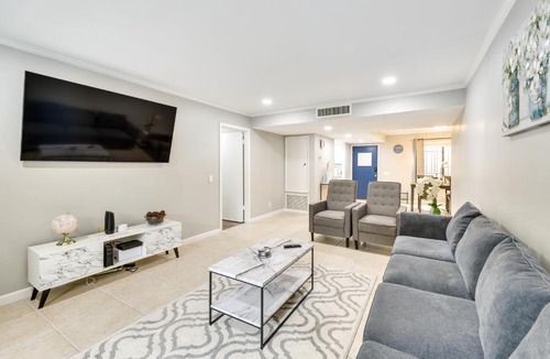 Sunrise Vista Chino House | Resort Perks, Private Patio: Palm Springs Condo!