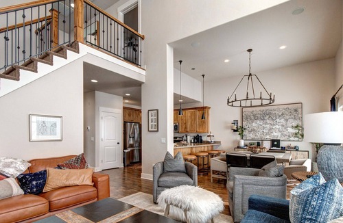 Park City House | Retreat 13281 by Moose Mgmt. 6 min to Town! HotTub