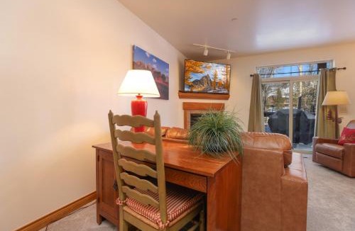 Willow Grove Apartment | Retreat on the Blue Condo: Your Riverfront Retreat