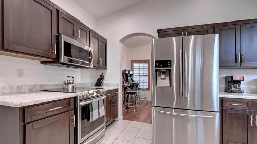 Paradise Park Vista House | Retreat Specials Private Backyard Oasis