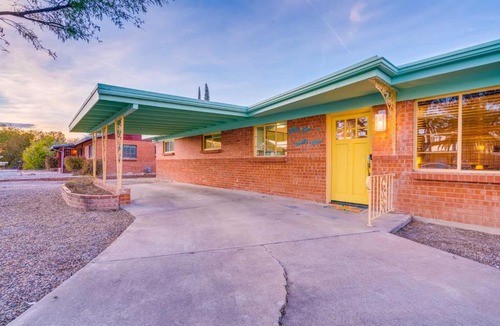 Tucson House | Retro Mid-Century Tucson Home with Vintage Style