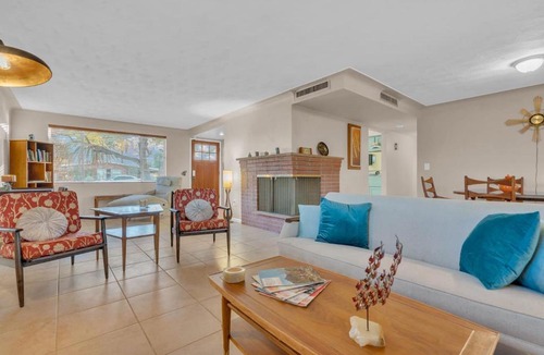 Tucson House | Retro Mid-Century Tucson Home with Vintage Style