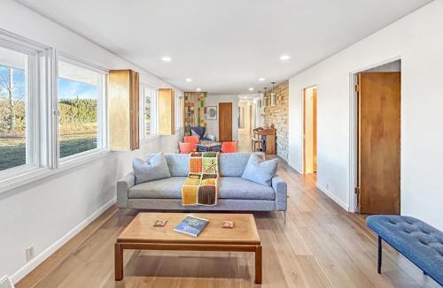 Grand Junction House | Retro Retreat A 60's Time Capsule home