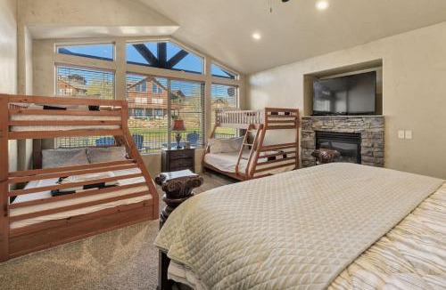 Garden City House | Reunion Retreat and Playhouse