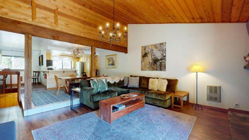 Elkhorn Village House | Ridge Condo 2610