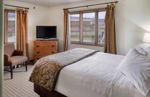 Gardiner Hotel | Ridgeline Hotel at Yellowstone, an Ascend Collection Hotel