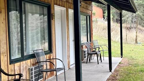 Thompson Falls Hotel | Rimrock Lodge LLC