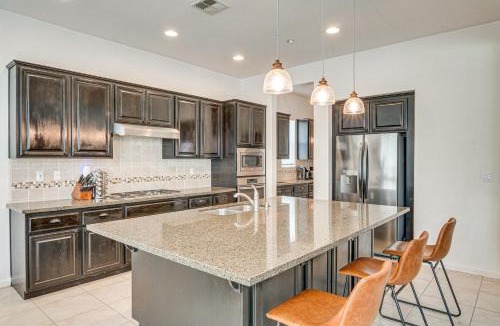 Bakersfield House | Rio Bravo Country Club Home in Bakersfield w/Pool