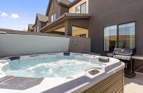 St. George House | Ripples and Rocks Adventure House townhouse