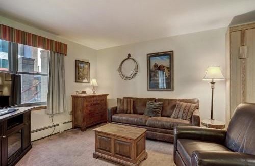 Historic District Apartment | River Mtn Lodge W103