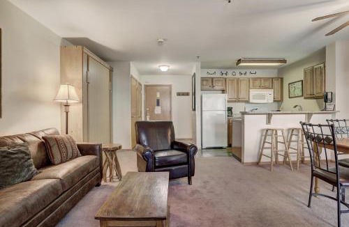 Historic District Apartment | River Mtn Lodge W103