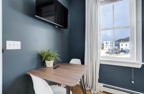 Buena Vista Apartment | River Park Studio Apartment Near Shops & Trails