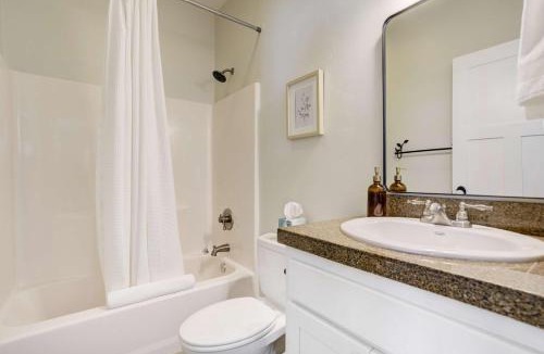 Buena Vista Apartment | River Park Studio Apartment Near Shops & Trails