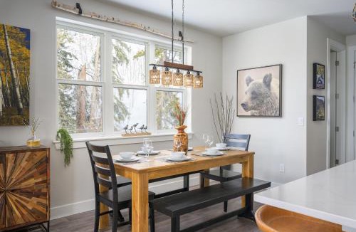Rendezvous House | River Run Chalet 129 I Great Views I Private Hot Tub I Activity Program