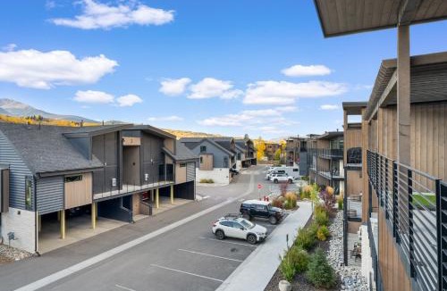 Willow Grove House | River West #635
