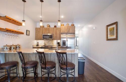 Silverthorne Apartment | River West Buffalo Mountain Condo: On The Blue River