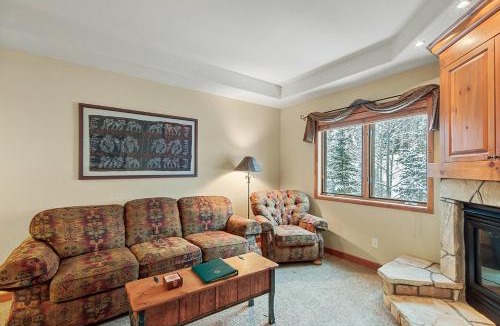 Four O'Clock Apartment | Riverbend Lodge 209 by Great Western Lodging